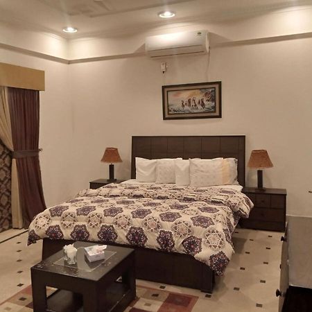 Mulberry Residence Luxury Rooms Исламабад Экстерьер фото