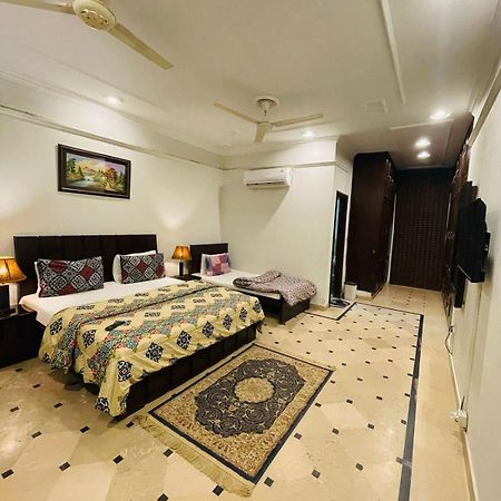 Mulberry Residence Luxury Rooms Исламабад Экстерьер фото