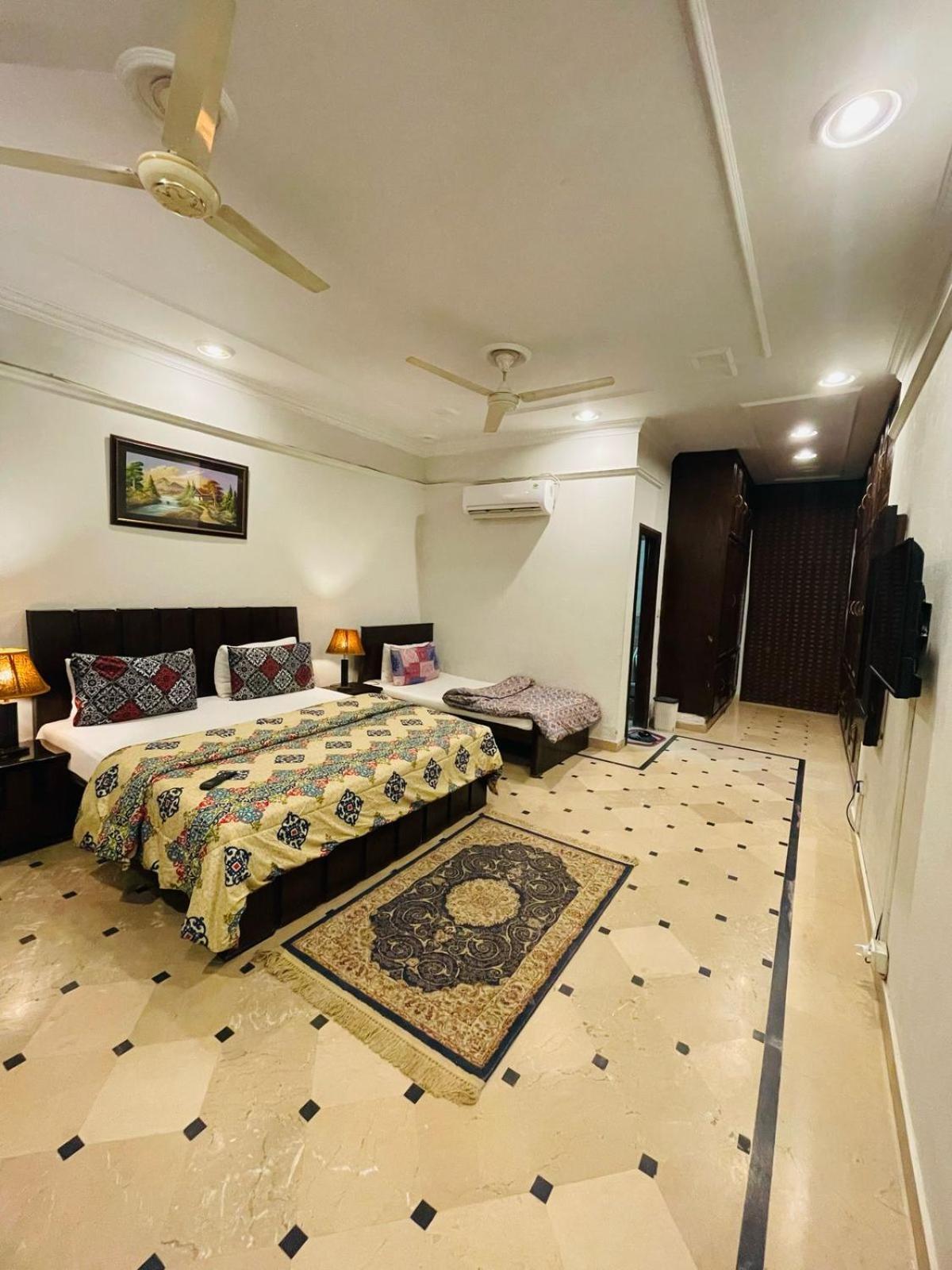 Mulberry Residence Luxury Rooms Исламабад Экстерьер фото
