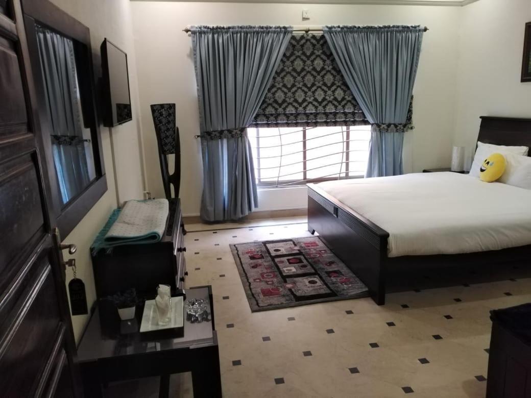 Mulberry Residence Luxury Rooms Исламабад Экстерьер фото